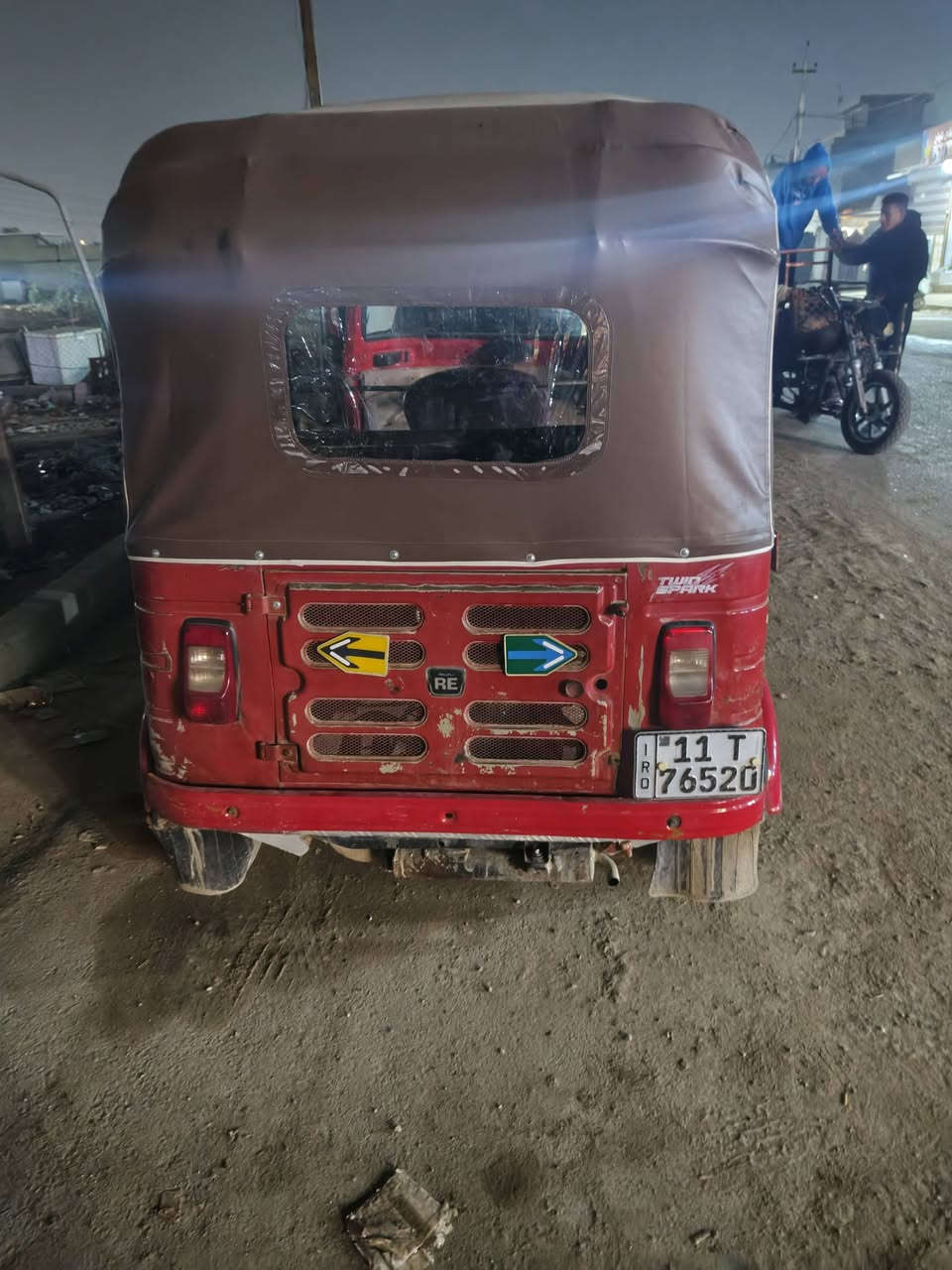 سلام عليكم تكتك 17كفاله من صبغ المعجون وضربه مكينه مال ٢٠ بيها تراي زيرو تكتك احله من صور مكاني سبع قصور سعرها ٤٤٠٠ مجال قليل بيه ***********
