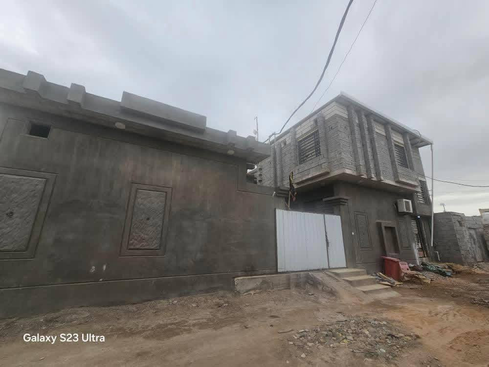 مساحه 250 متر طابو زراعي سند 25 مالك عراقي يحتوي المنزل عله 3 غرف نوم 6 4 ومطبخ حار 🥵 او بارد 🥶 صاله جبيره دورج دائري او طارمه جبيره البيت كلش حلو ***********وتساب اشرحلك اكثر
