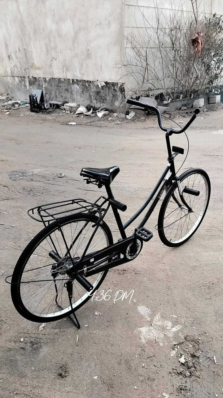 السلام عليكم باسكل للبيع موديل 2017 باله كلش نضيف مداكره ويا والبريك كدام ويا عوزه زنجيل باسكل متروك السعر125 وبي مجال  مكان البصرة المطيحه ***********
