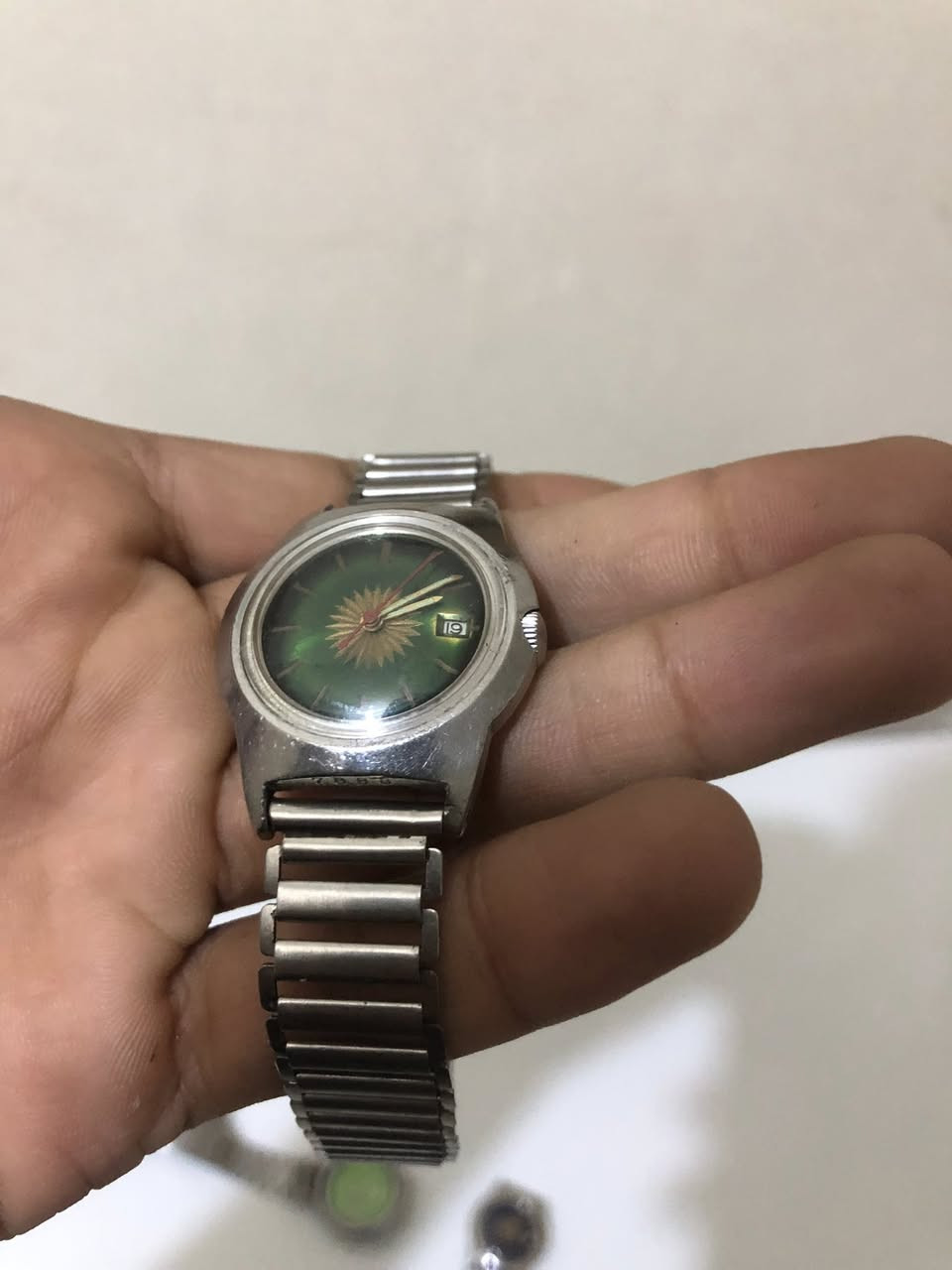 السلام عليكم ساعاتي اورينت شغاله بس مو نضيفه والوستن الزركة تشتغل وتوكف والسيكو تشتغل وتوكف والباقي مايشتغلن ابيعهن كلهن الوحده ب٢٥ ***********
