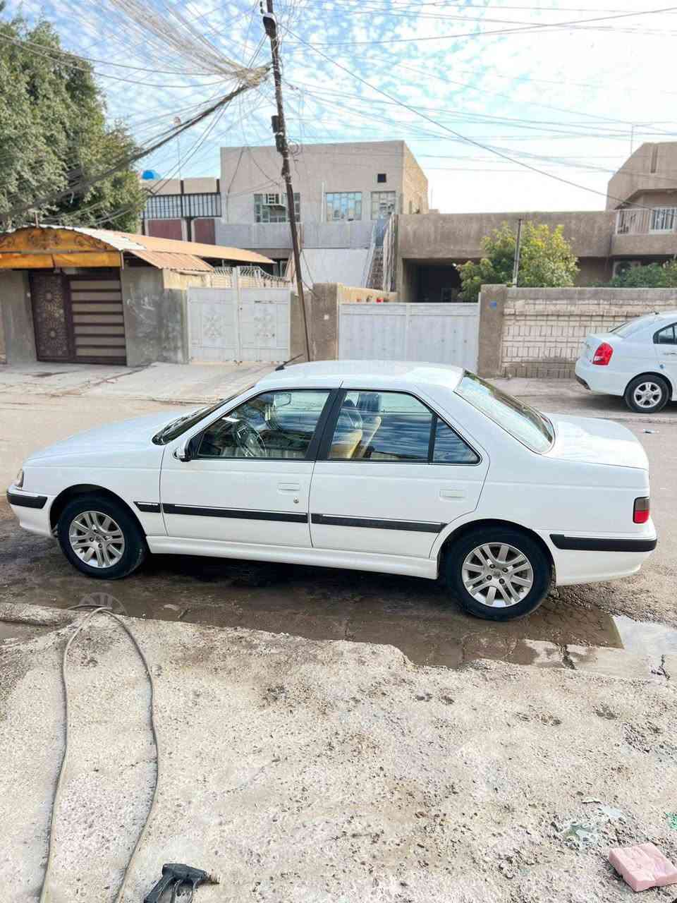 السلام عليكم
(للبيع) بيجو بارص موديل 2023
السياره كفاله عامه عده شبر بارد بالهلال الأمامي 
ماشيه km68
السياره كل نقص مابيها ( مال بيت) 
المكان: بغداد 
السعر:80 وبيه مجال جداً بسيط
للأستفسار: ***********
