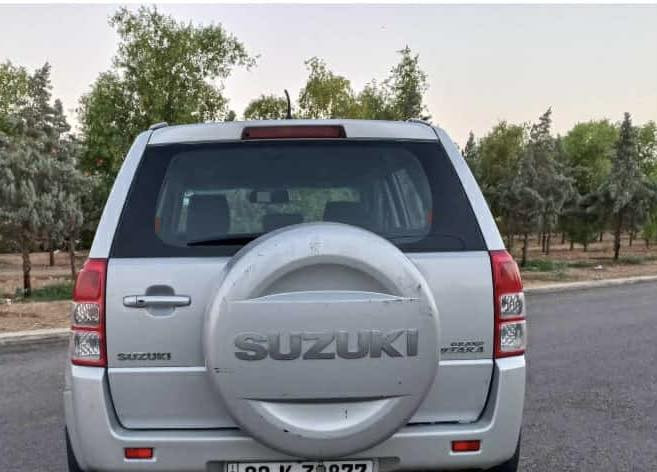 سازوکی یابانی  2014   دەبڵ ئەکسل و بەسمە و خەلیجی سفری کوردستانە

گێڕ و مەکینە و تەبرید و هەموو گیانی بەشەرتە

هەزەی نوێیە  

تەحویل و غەڕامە بەشەرتە ..

مواسەفات .:  دەبڵ ئەکسل و تۆمایتک و بەنزین وABC و  جام کارەبا و  دژە خلیسک  سیستەمی Eco   و کامێڕا ی بۆ بەستراوە
کۆمەڵێک مواسفاتی تر ویل کەپ

بێ سبوغه
زۆر توندو تۆڵە  و سپێری دانەگیراوە و هەموو گیانی بەشەرتە

ڕەقەم هەولێرە  

 سعری 110  وەرەقە و مەجالێکی کەم 
***********
