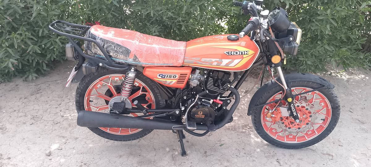 السلام عليكم  
دراجه سونك موديل 2025.لون مميز اوراق كامله دراجه كارتون صارلها شهر من طالعه من الوكيل دراجه محفوضه. برغي مامفتوح بيها دبل دسك تشغيل عن بعد بلوتوث   3 سويج بصمات تشغيل عدد 2.  مكينه cm200.    دراجه بحاله الزيروو علما الدراجه احلى من الصوره.. الاستفسار. ***********
