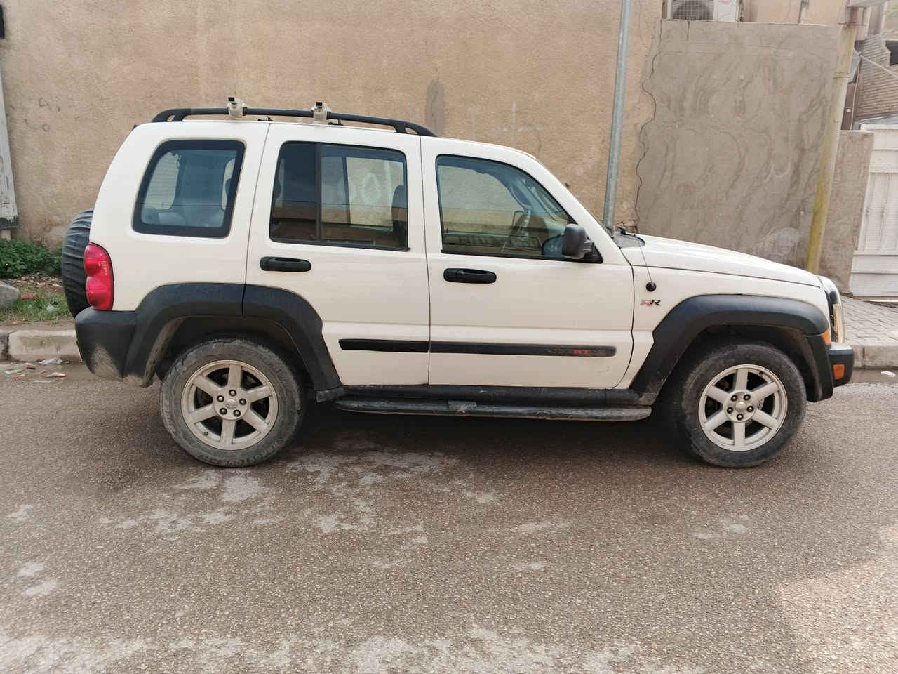 جيب ليبرتي 2007 كير ومكينه لوك رقم بغداد انكليزي سنويه جديده  شاشه وكامرا بيها مكانات صبغ فور ويل سلايت روف تبريد منضومه جديده ثلج ادامه جديده سنتر لوك كهربائيات بلادي تخم تاير ويل كب راديتر جديد باتري جديد السياره كلش حلوه العنوان بغداد السعر 79 وبيها مجال ***********
