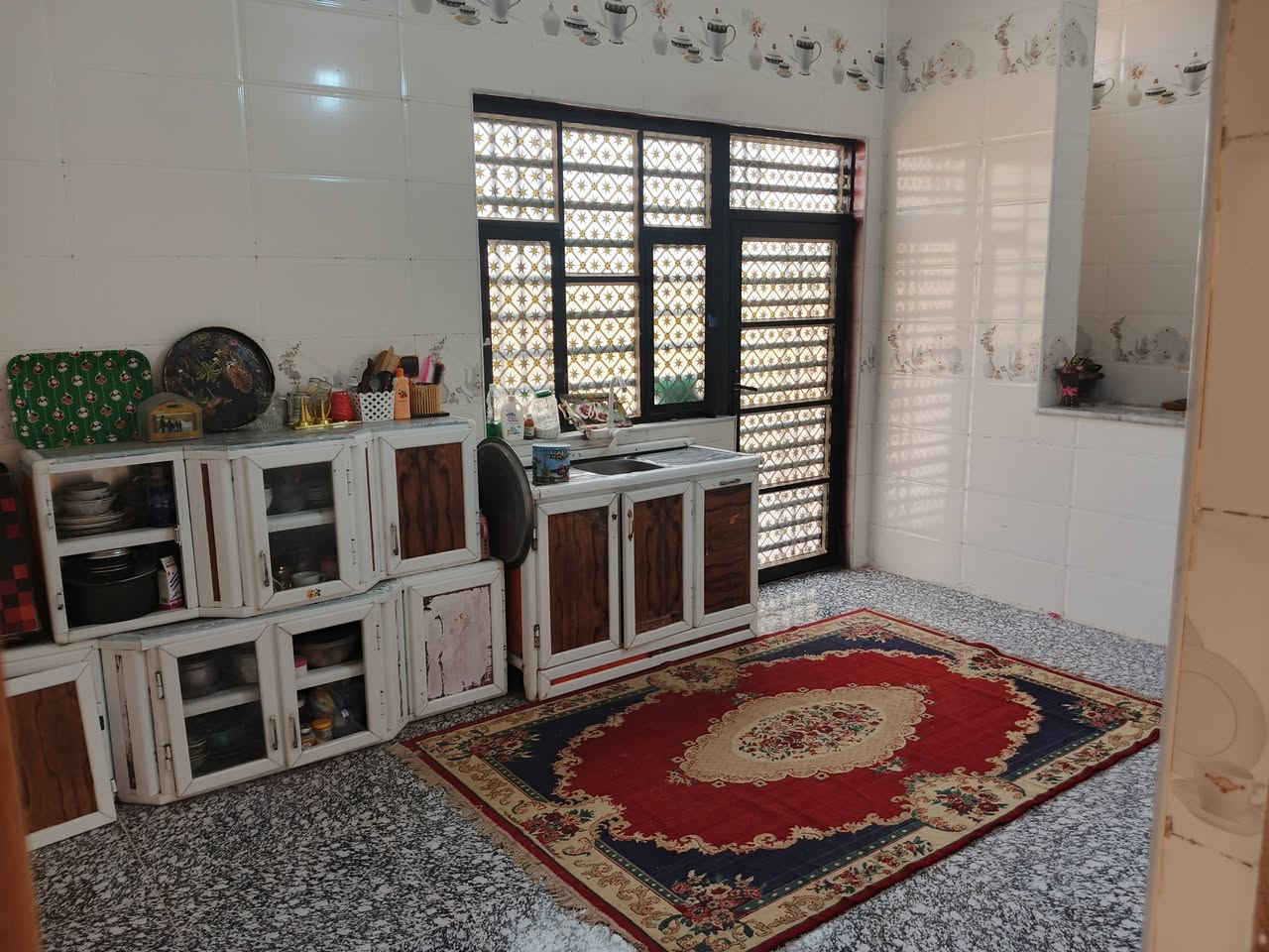 السلام عليكم بيت للبيع مساحة 200متر بل المدثرة قرب جامع الامام علي سند 25 سعر 50 مليون وبيه مجال للستفسار ***********

