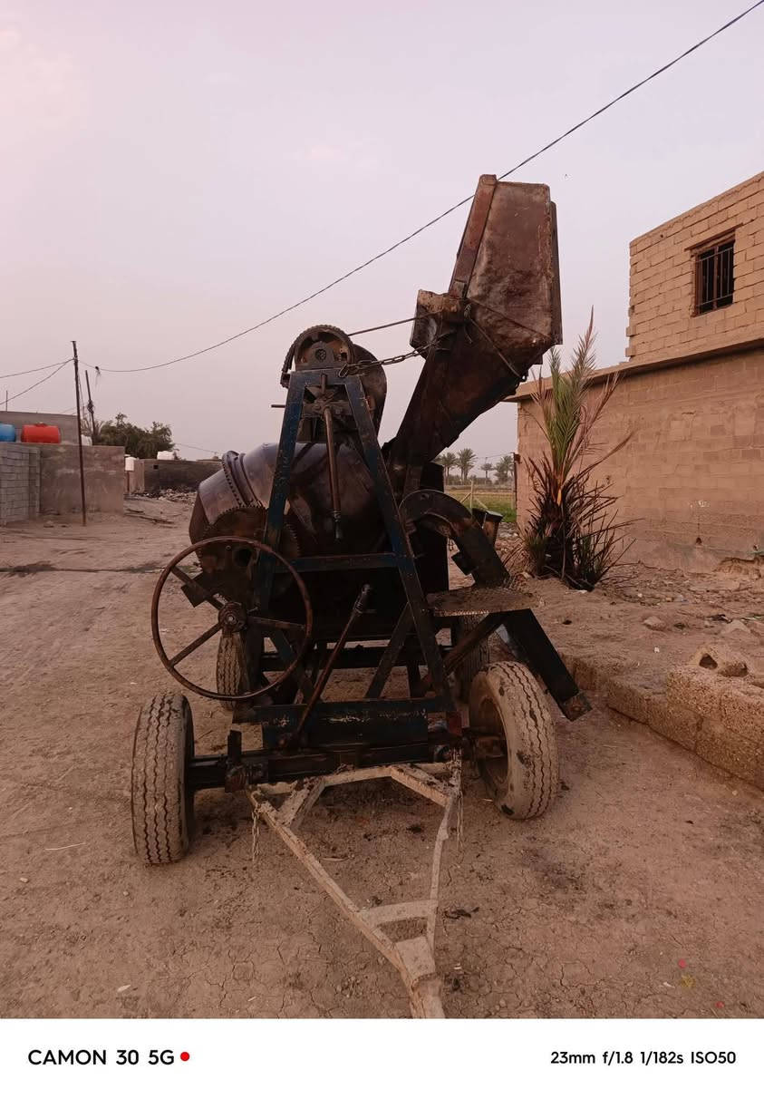 سلام عليكم ورحمه
للبيع خباطه لبناني شرط الشغل 

خباطه جاهزة 

كبل للشغل كامله هيه وغراضها 

سكله طابق ثالث 

صطل +عريانه جبيره 

السعر 3ملاين 

العنوان صلاح الدين الضلوعيه 

الهاتف ***********
