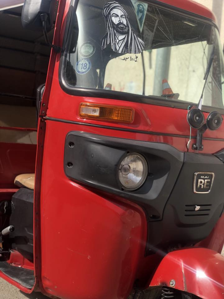 تكتك باجاج ٢٠٢٢ رقم وسنويه المكينه كفاله البدي بي صبغ قليل  كهربائيات شغاله كلها    السعر (8750).           ‭٠٧٧٧ ٨١٧ ٩٦٢٦‬
