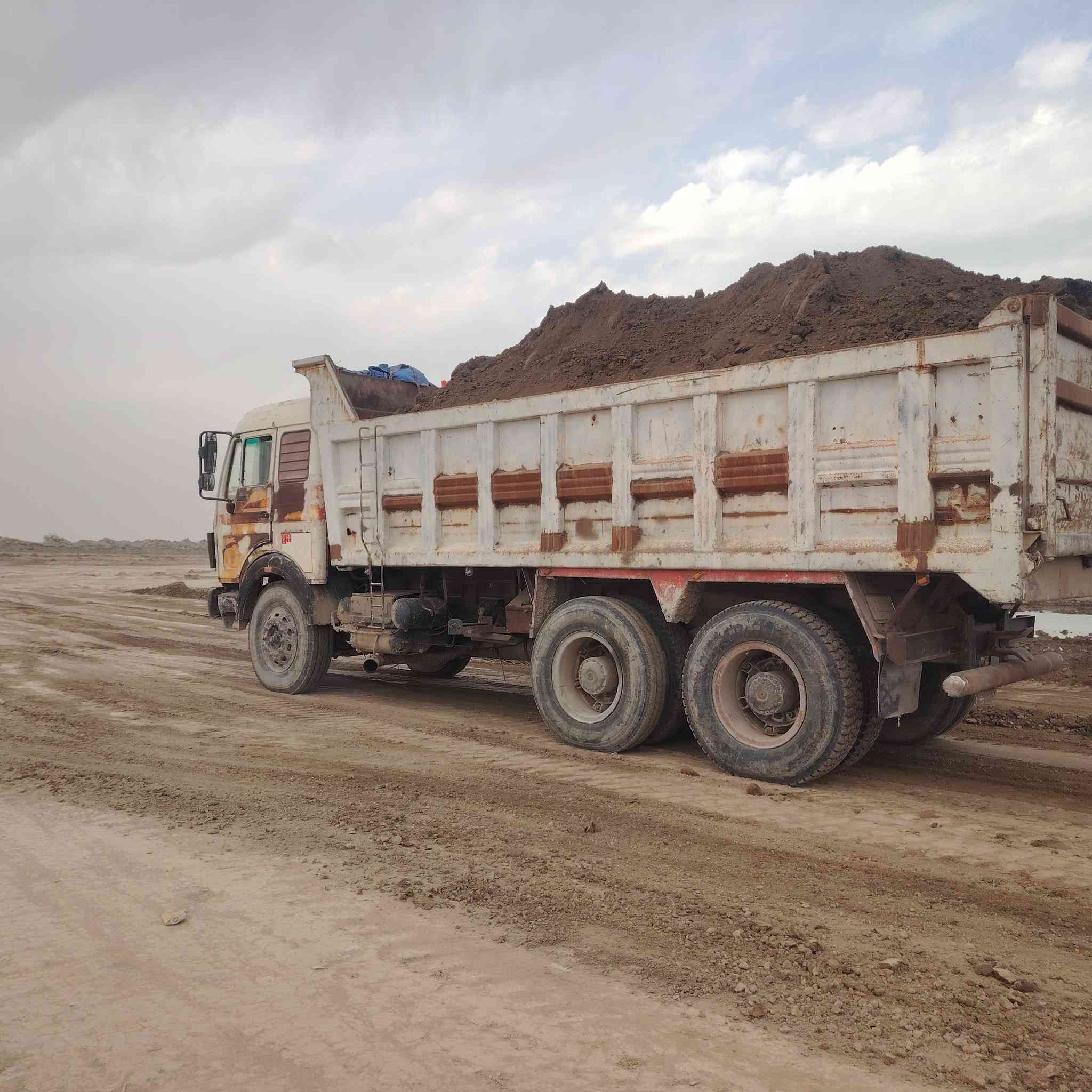 يالله البي للبيع مديل ٨٨ مكينه ٣٥دبل تربو كير ١٦٠دور ١١مجموعه جي اف تخم تاير بدي جديد بس قمار لكزز وجديده (***********)
