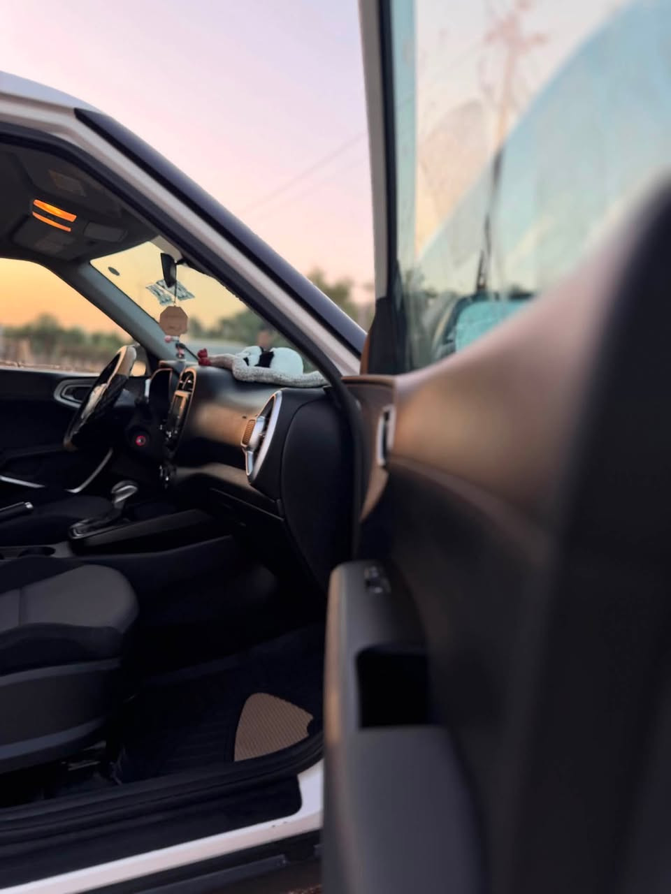 🚗 للبيع | Kia Soul 2024
✨ اللون: أبيض
✨ الممشى: 22 ألف كم فقط
✨ وارد أمريكي 🇺🇸
✨ محرك اقتصادي 2000cc دوش
✨ السيارة نظيفة جداً واستخدام بسيط
✨ تبريد ومواصفات ممتازة
✨ كاميرا خلفية + شاشة + Apple CarPlay
📍الموقع: نجف
💰السعر: 148
للاستفسار  أو اتصال 📞***********
