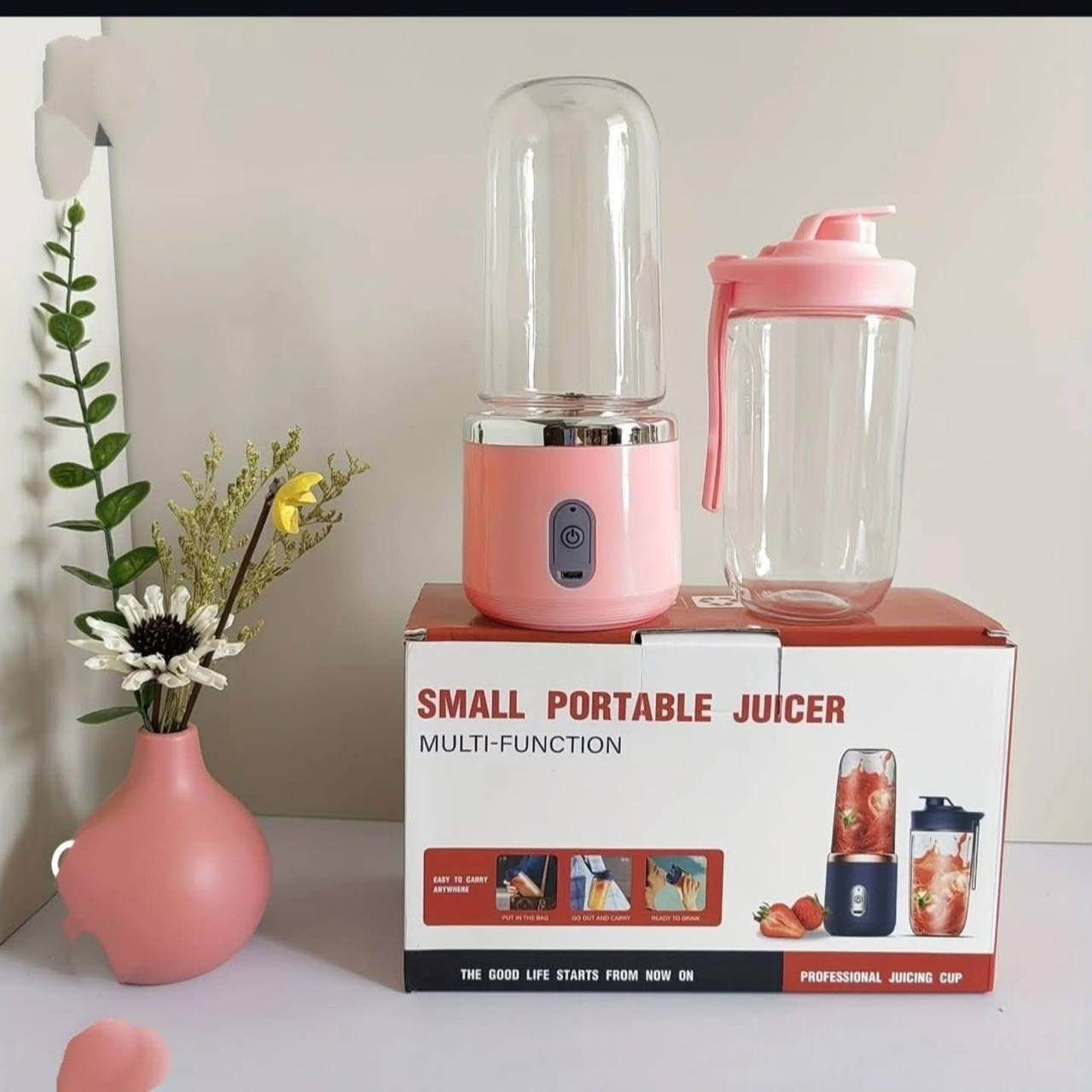 خلاط عصير شخصي محمول باللون الوردي. 

متعدد الوظائف: يمكن استخدامه لصنع العصائر والسموذي وشيكات البروتين. 
قابل لإعادة الشحن عبر USB: يمكن شحنه باستخدام شاحن هاتف أو باوربانك أو حتى في السيارة. 
تصميم محمول: يأتي بتصميم كوب مدمج ومثالي للسفر والتخييم. 
شفرات قوية: يحتوي على شفرات من الفولاذ المقاوم للصدأ للخلط الفعال. 
سهل الاستخدام: يتميز بزر تشغيل واحد لعملية بسيطة. بغداد, العراق


**إذا كنت صاحب هذا الإعلان وتريد حذفه لأي سبب، رجاءا أرسل رسالة إلى الدعم الفني**