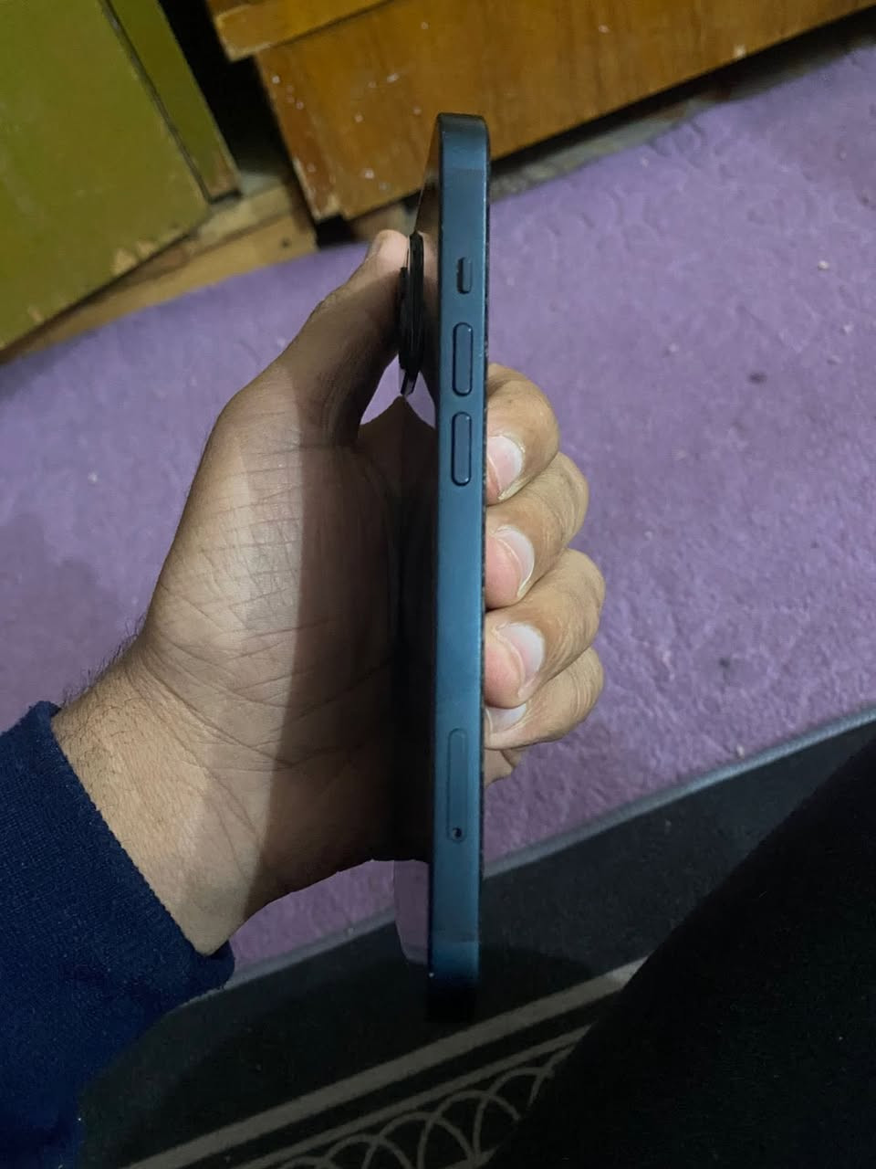 السلام عليكم ايفون ١٣ عادي للبيع للاستفسار خاص 
***********
