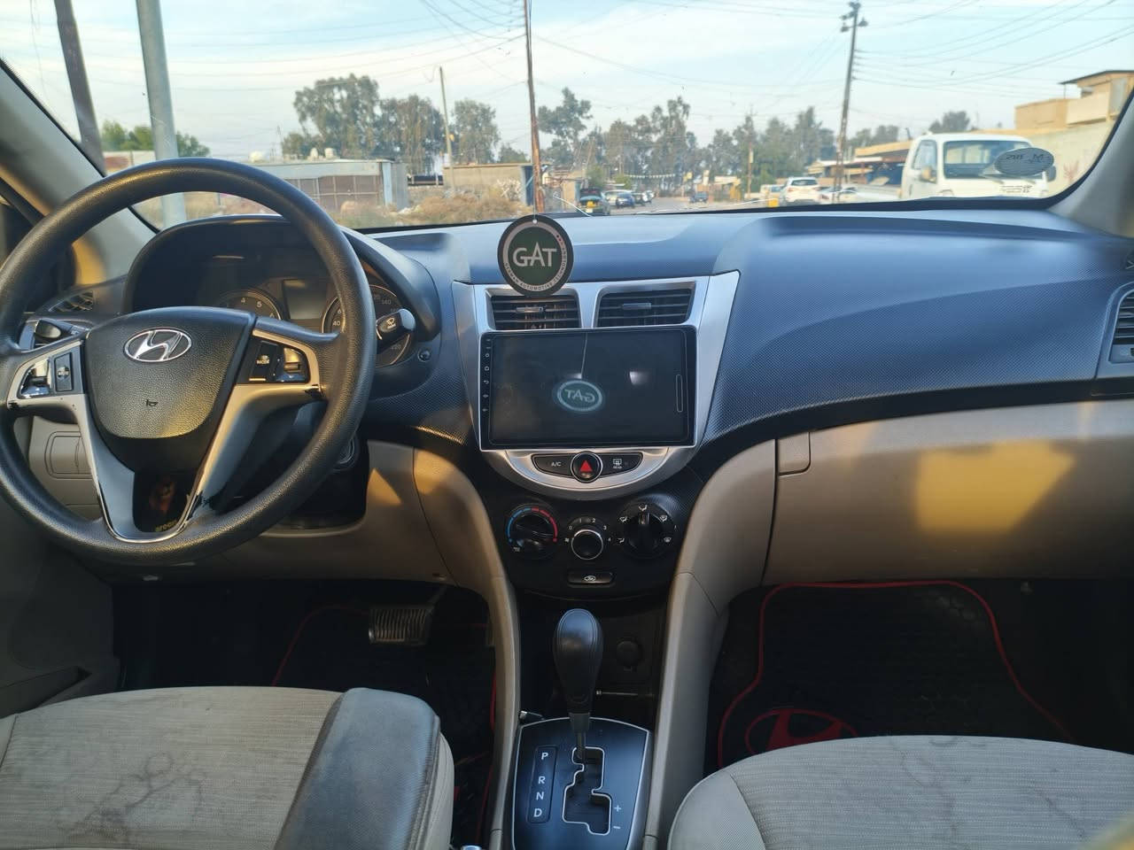 اكسنت موديل ٢٠١٦
مكينه ١٦٠٠ 
صبغ دعاميه اماميه والدوسات الي جوه الباب فقط 
گير مكينه مكفول 
تدفئة تبريد شغال وبحالة جيدة
فتحة سقف وأشارة بالمرايه
السعر ١١٦ ورقة 
للأستفسار 
***********
