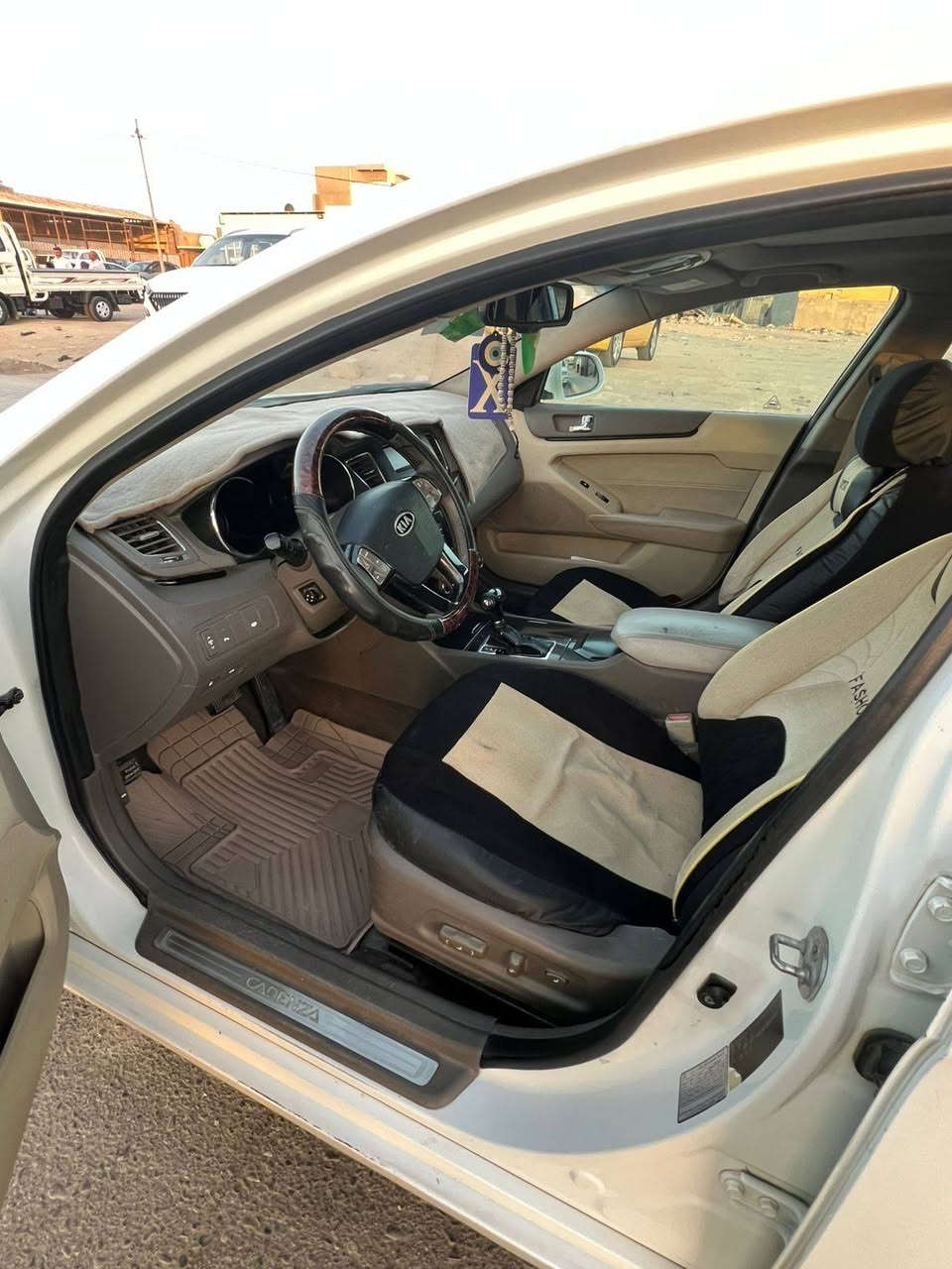 سلام عليكم كادنزه للبيع 2011بدون ذكر الموصافت لان هيه فول موصفات سياره صبغ حزام ابيع قصط مقدمه 50شهر 3ورقات اؤ مراوس حسب القناعه مكان سياره بابل جبله استفسار ***********
