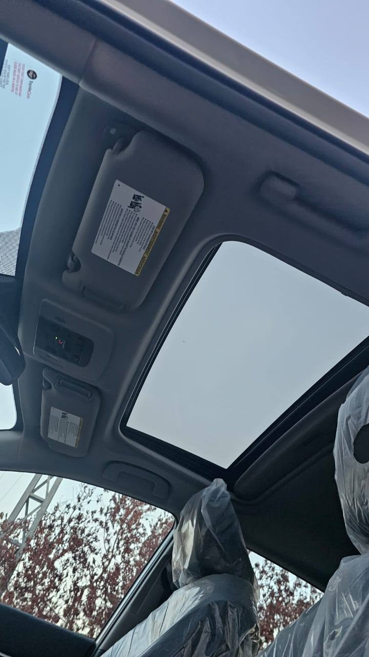 السلام عليكم ورحمة الله وبركاته
من رخصه الادمن عندي كامري وارد امريكي موديل 24 بغداد 
مواصفات se
فتحه سقف 
بصمه
كراسي جلد
كرسي كهرباء 
ستيرن كرسي تدفئه
حساسات اماميه و خلفيه 
شاشه
ايكو سبورت 
نور مل
مصابيح اماميه زنون 
اوتو هولد
اش اره بالمري 
ماشيه 3000
السيارة زيرو اللون مميز 
محرك 2500
تايرات رياضي 
صبغ جاملغ وقبغ جنطة لاغيرها والضربه ماواصله للشاصي وصور الحادث موضحه امامكم 
للاتصال ***********
