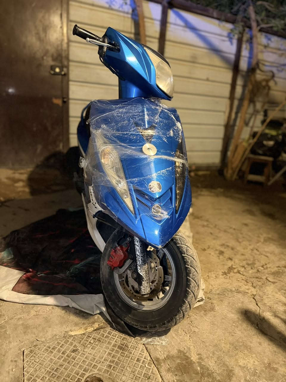 سلام عليكم دراجة جي تي آر دراجه مكفوله كفاله عامه ناحيه كهربائيات كفرات مكينه شرط شلعه معدل والدراجه تاخذهه مني شرط نص نكره الصبح دراجه جديده نازله من رمبه اقل 5اشهر دراجه معودهه ع بانزين محسن ودهن امزويل جديده بمعنى الكلمه دراجه معروضه بمليون وبيهه مجال دراجه اوراقهه كامله ومكفوله كفاله عامه للتواصل ع رقم *********** ومكاني ساحه ميسلون بغداد الجديده
