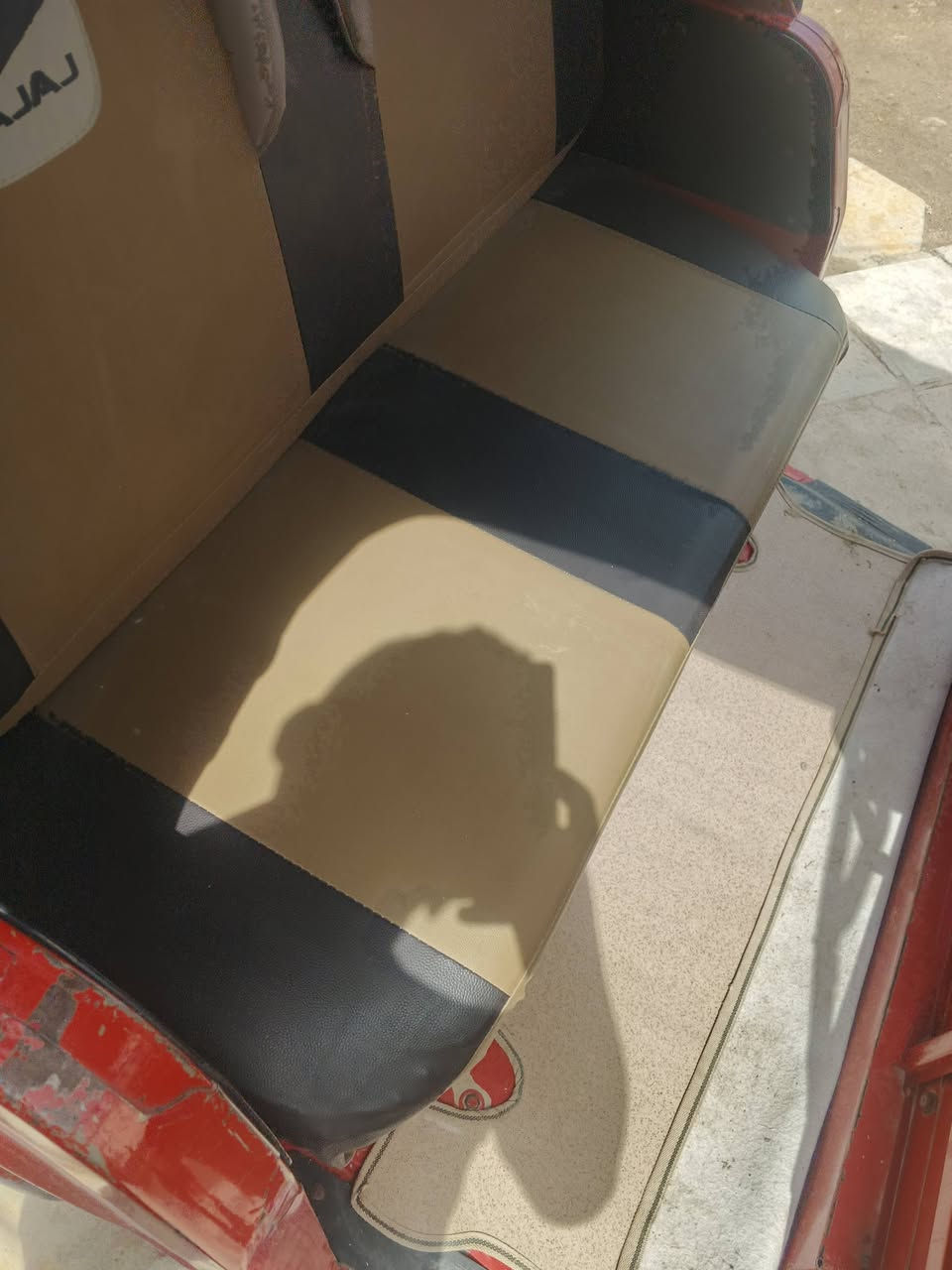 إسلام عليكم تكتك مديل 20 طالعه 21 بجاج امحوره تيفيس مكينه 25 الون احمر العنوان ناصريه مركز حي الفداء رقم المبايل *********** السعر 4 مليون وربع وبيها مجال اتصل وتشلع عيوني
