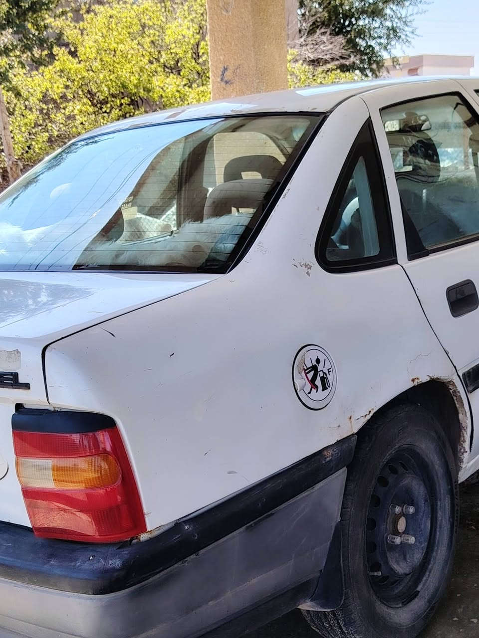 السلام عليكم فكتره 16 لبيع محرك وكير شرط تايرات جدد باتري جديد السياره بيه وكاله وبيه قاصرين تصل على رقم 
***********
***********
