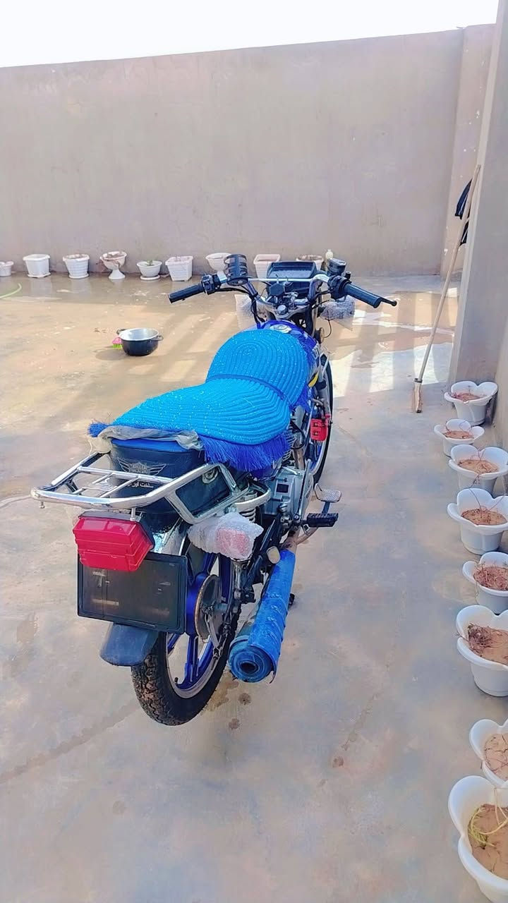 سلام عليكم دراجه للبيع موديل 2022 بلاديه نضيفه محرك ممفتوح سعر ٥٥٠ وبي مجال رقمي *********** واتساب فقط

