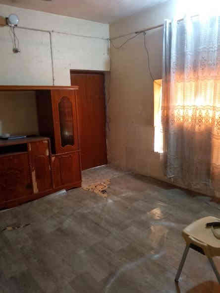 توفر بيت للإيجار في البراضعية مساحته شاسعة 200 متر وبي حديقه وكراج وسعره جدا مناسب 500 الف بس بي غرفتين ومطبخ جبير وديوانية البيت مضلوم بالصور السلبية الوحيده الي بالبيت بالحديقة اكو برج اتصال فقط | للإستفسار *********** |#زين_المنصوري
