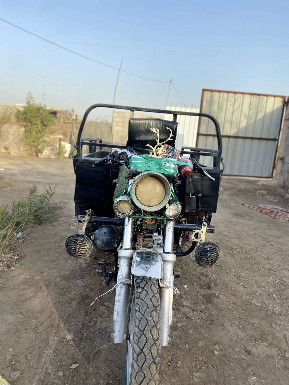 السلام عليكم ستوته للبيع موديل 20 محرك 23 مكان بابل سعر مليون و50 للاستفسار***********
