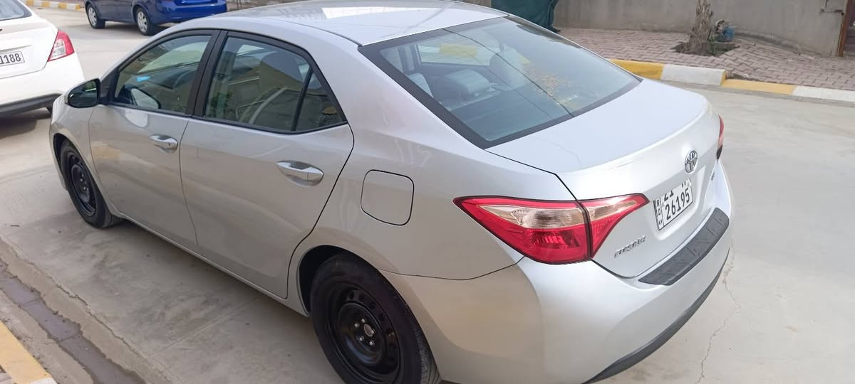 السلام عليكم للبيع تويوتا كورلا موديل ١٨ امريكي حادثها قطعتين جامرلغ وبنيد بدون دواخل بدون شاصي السياره جديده و بالعافيه عالياخذها ماشيه ١٤٠ مكاني كركوك سعرها ١٣٨ وبيها مجال بسيط 
***********
