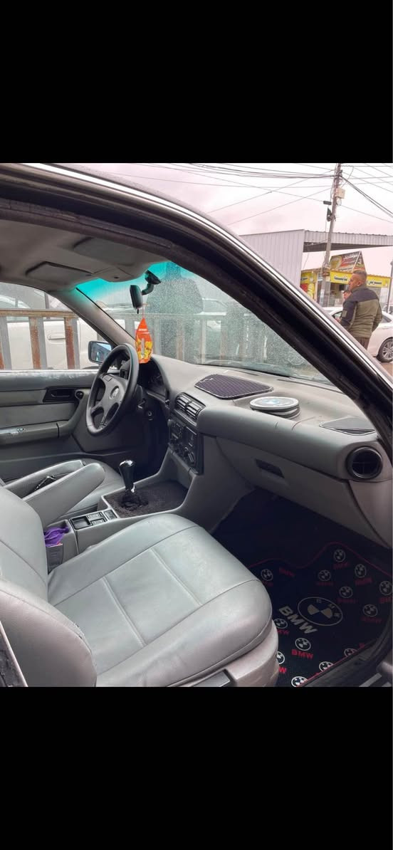 520i e34 
بيلاد گير عادي موديل  1990بيدراوي نيه ته نها يه ك جاملخي لاي سه كن بي ناو گرتن 
گير مه كينه ئه كسل هه موو گياني به شه رته 
مشته ري نيت سه رمان مه يه شينه سعري 60$ مه جالييكي كه م كركوك, العراق


**إذا كنت صاحب هذا الإعلان وتريد حذفه لأي سبب، رجاءا أرسل رسالة إلى الدعم الفني**