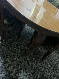 مياز او طاوله طعام حجم كبير ملكيه ام التاج وعدد كراسي سته 6كراسي طول ط...