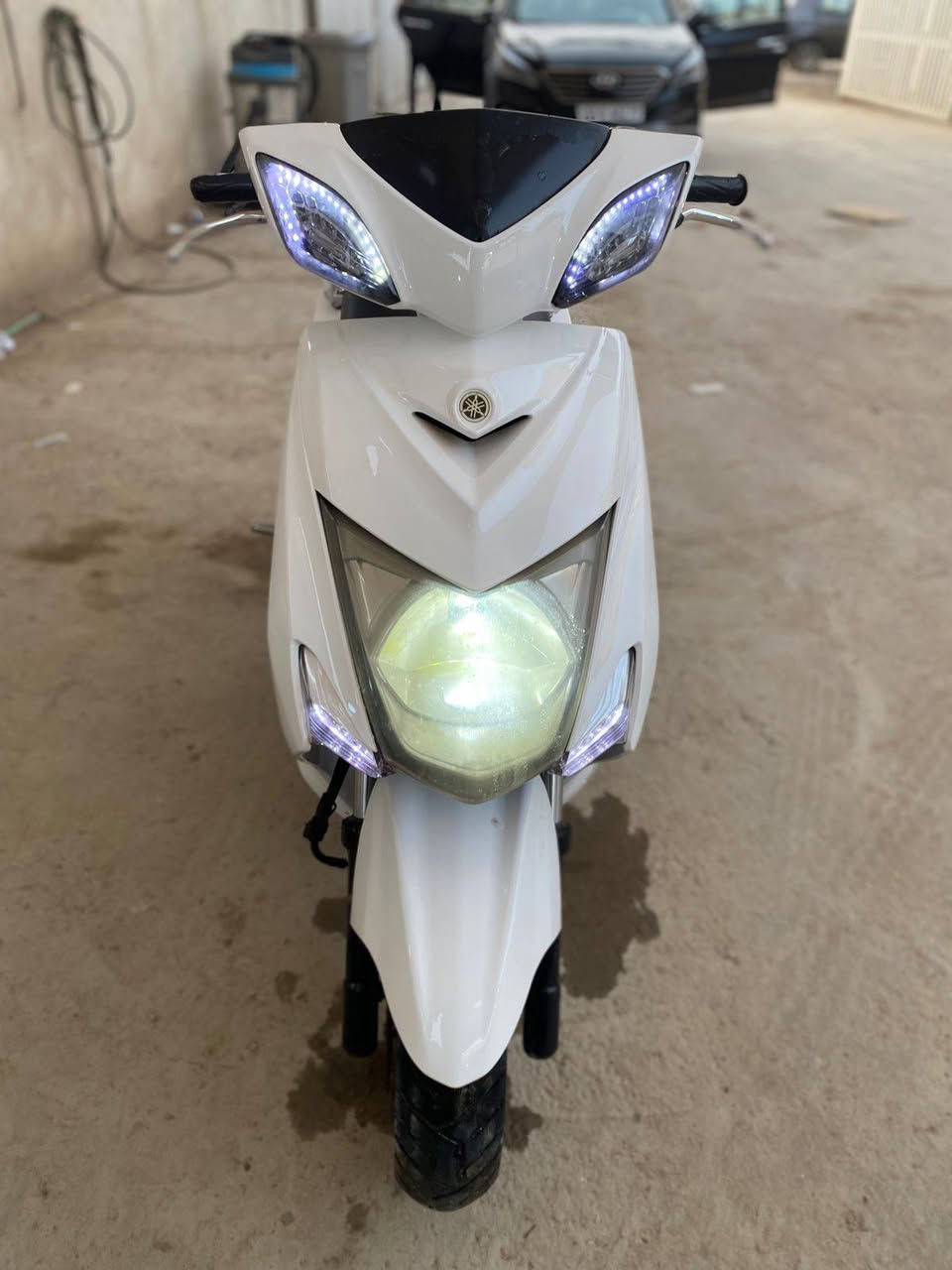 دراجه سكنس لد حديث ياباني نوزل قبق نفخ استان حساس سكليتر خطين سلف هندر كهربائيات كلها شغاله مكينه حلوه معدل شلعه قويه ملاحضه اوراقها بس منفيس+ مبدل كفرات 
عنوان بغداد سعرها 900 بيها مجال
***********
