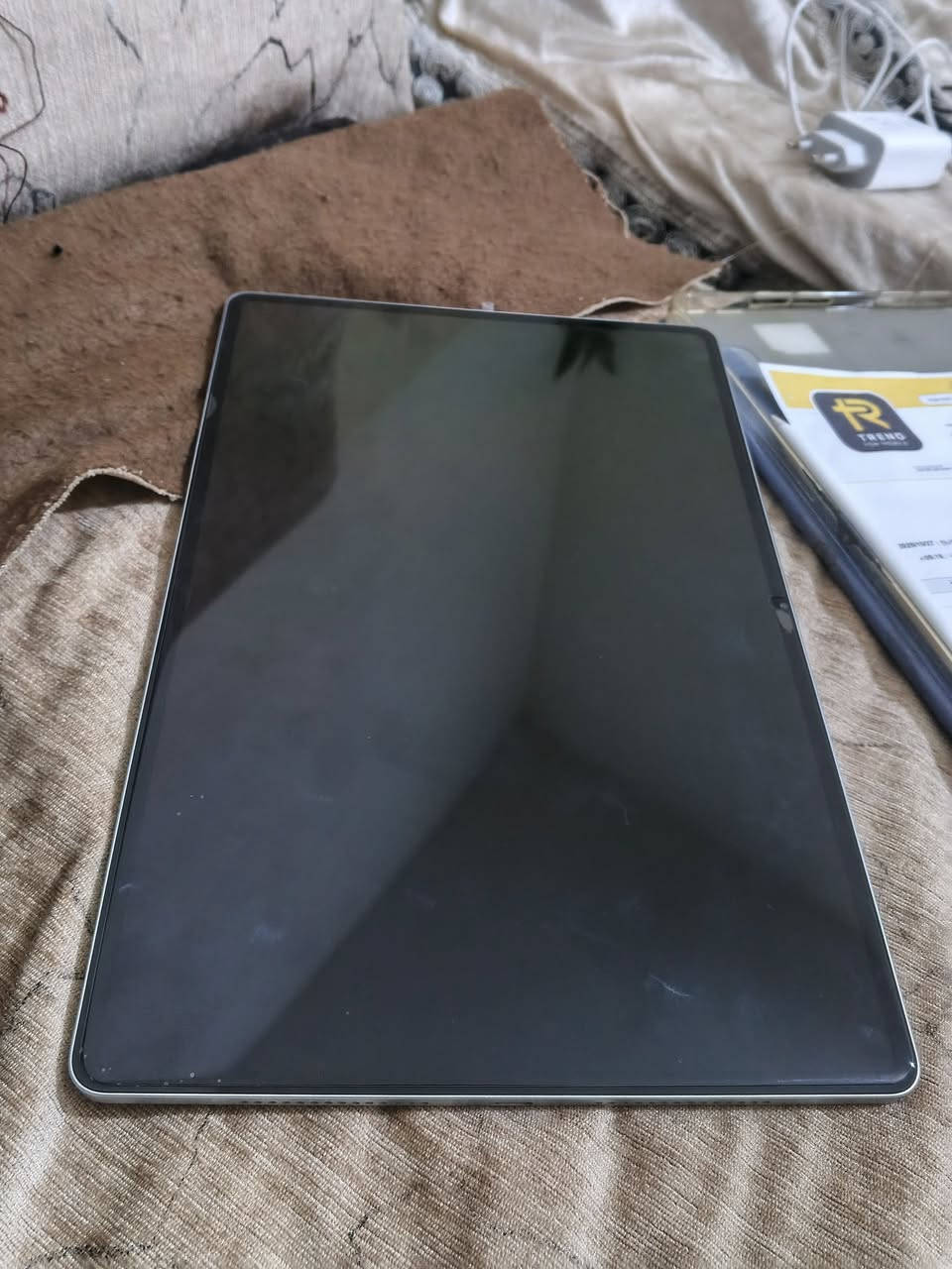 Honor magic pad 2
ذاكرة 256
معالج Snapdragon 8 gen 3s
بطارية 10000
شاشة 12.3 
الجهاز مستخدم بس 3 اشهر الى 4 الجهاز غراضة كاملة ويا الهدايا الي تجي ويا الجهاز الي هي قلم وكيبورد
طبعا القلم يشتغل بس شوية بس خدوش اثر الاتربة الي تصير بينه وبين الباد
الجهاز نظيف كلش وويا وصل الشراء مالته

الجهاز ب680 الف 
المكان الدورة الميكانيك
***********
متوفر واتس وتلي واتصال هم والافضل مراسلة واتس
