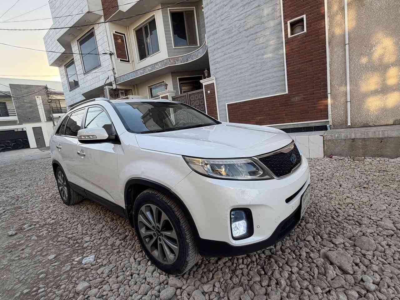 السلام عليكم ورحمة 
كيا سورنتو خليجي مكفوله 
موديل 14 شكل 16 
رقم سليمانيه تحويل وكاله حاضر
المواصفات Vip
بصمه  و بصمت ابواب
لد امامي خلفي 
حساس امامي خلفي جانبي 
3 قطع تبريد 
سبعه راكب 
داخل صاج لونين
مري شفط
تبريد بيانو
كشن كهرباء
اشاره بالمري 
تحكم جهتين 
كامرا شاشه
كشاف 
اضاءه باليدات و بالدوسات لد 
لايت زنون 
ميكنه 2400 دوش 
سياره كفاله من صبغ وتبديل فقط بارد بالباب وشويه بالجاملغ
السعر 158 وبيه مجال 
مكاني بابل***********
