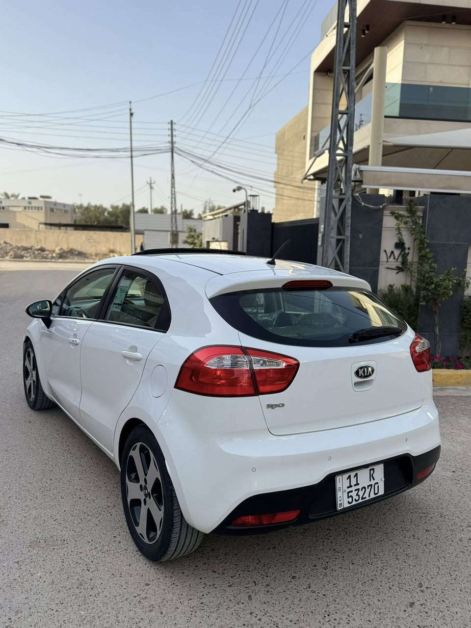 سلام عليكم /***********
كيا ريو 2015 خليجي فول موصفات رقم بغداد الجديد
سيارة جاهزة من كلشي كير او مكينة او صدر تبريد ثلج 
فول موصفات 
بصمة تشغيل او بصمة ابواب 
شاشة او كامره دوارة 
حساس امامي او خلفي 
مري شفط اشاير بل مري 
بعد بية هواي موصفات حلوه سيارة بية صبغ باب الصدر فقط اثر شخط الباقي مكفولة من صبغ 
مكان سيارة بغداد الدورة 
السعر 97 بية مجال 
***********
