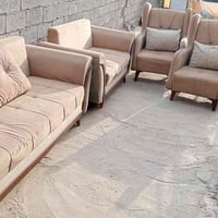 تخم3 قنفات وكراسي 2  للبيع 150 وبي مجال بسيط تفاصيل أكثر على هذا الرقم...