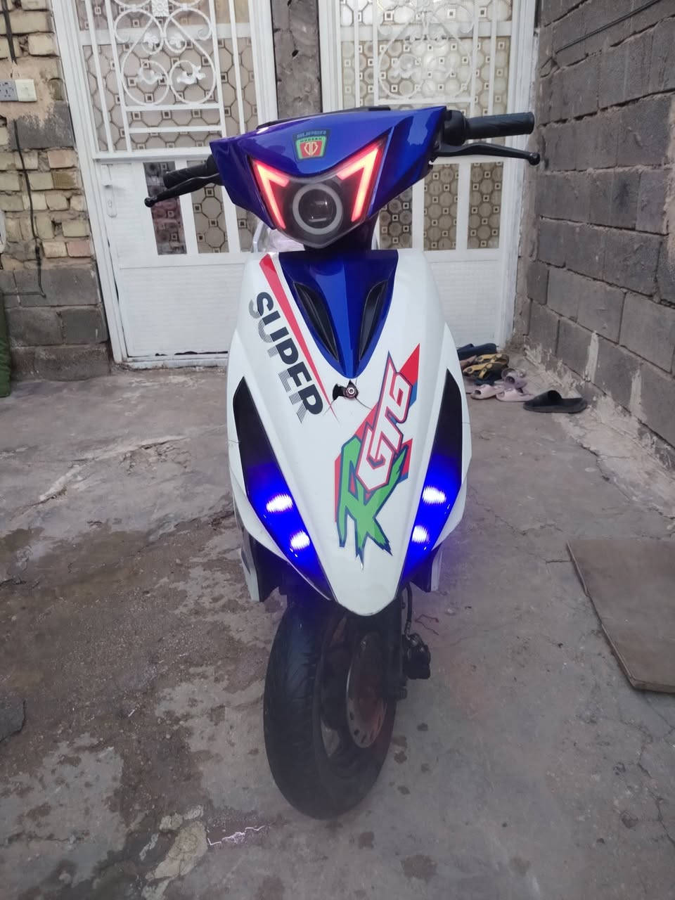 السلام عليكم دراجة شحن البيع دراجة نقصهه فقط بريكات الدراجة كهربايات كلهه شغاله السعر 370 او بيهه مجال رقم الهاتف *********** واتساب
