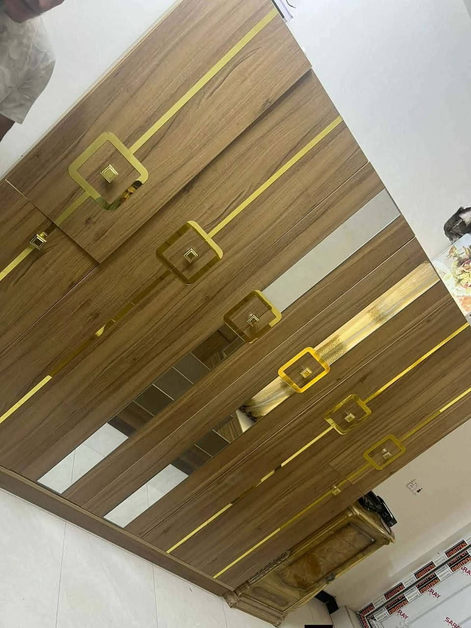 غرفه جديده ممستعمله ب350 الف 
وياها ميز مرايا وطابوريه


**إذا كنت صاحب هذا الإعلان وتريد حذفه لأي سبب، رجاءا أرسل رسالة إلى الدعم الفني**