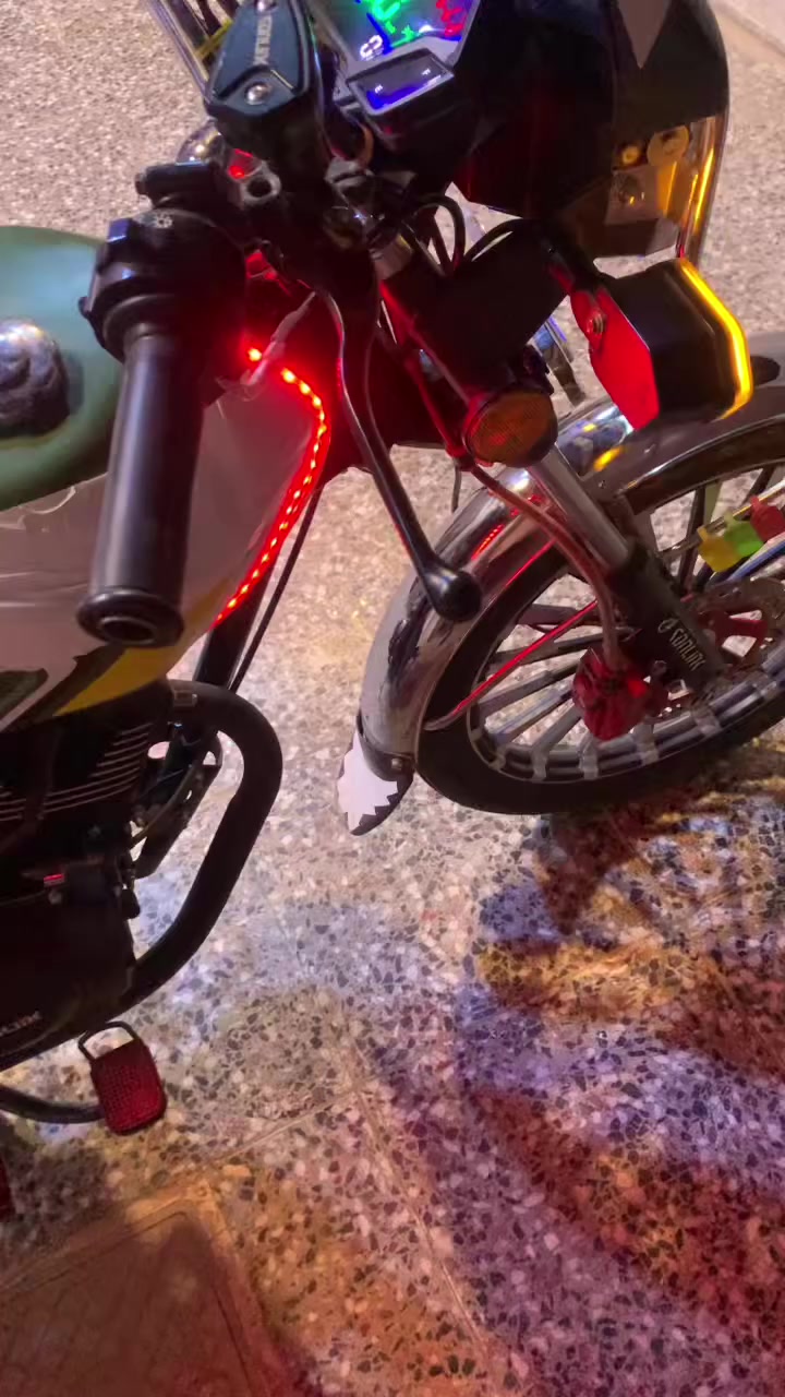 سيفان 25 محرك 200 الدراجه كفاله عامه تجي تفحص وشوف بعينك بصمات تشغيل عن بعد ٢ مكاني المحموديه رقم ***********/*********** الخاص مفتوح
