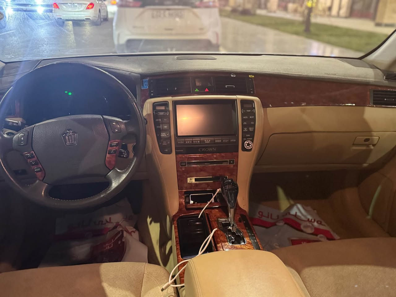 شاهینە ٢٠٠٥ بڕاوە
ناو زەرد
گێڕ و مەکینە بچوک 
بێ دووکەڵ
٤ تایەی لۆکی ڕۆیاڵی لەسەرە 
سەیارەکە کامل مەسروف کراوە 
هایدرۆلیکی ڕۆنی گێڕ و مەکینەی تازە تێکراوە 
٢ دوگمە سوکان لێگزز 
بێ تەقە و ڕەقە 
 ٢ کوشن کارەبا
کامێرا .حاسە 
تەبرید سارد و گەرم 
٦٦ هەزار ڕۆشتووە  
٥٢ گەڵا و معامەلەکی  کەم 
*********** السليمانية, العراق
