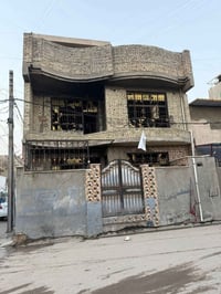 نصف قطعة للبيع مربع ركن مقابل مدرسة  المساحة 72م واقع حال 100م قطاع 45...