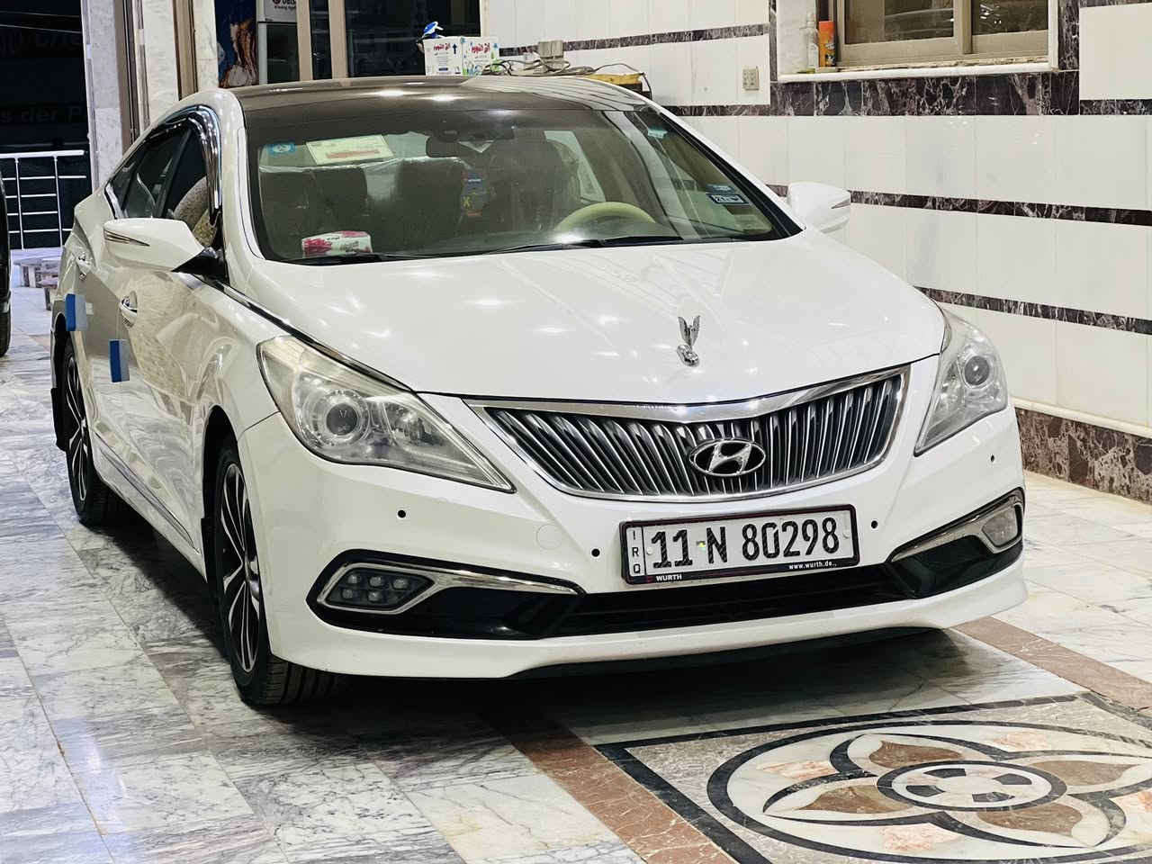 السلام عليكم
للبيع
أزيرا خليجي موديل 2013 

رقم بغداد دولي الجديد بسمي ✅

السياره مكفوله  ✅

السيارة كير مكينه حداديه تبريد كله جديد ✅

حساسات خلفية 4 ✅
سقف بنوراما
ويل حجم 18 🛞
كير 6 سرعات +عادي ⚙️
محرك V6 ⚡️مفتوح عالشرط
بردة خلفية كهرباء⚡️
جام أوتو⚡️
كشنات كهرباء ⚡️
مري شفط ♻️
انارة ترحيب 💡
كشنات جلد 💺
مثبت سرعة 🛣️
تحكم سترين اربع جهات 🎛️
تبريد قطعتين ❄️
غرفة جلد بيجي نظيفة 🍯

السعر((129)) ورقه

مكان السيارة (الديوانية)

رقم الهاتف :للاستفسار 
 ***********
***********
