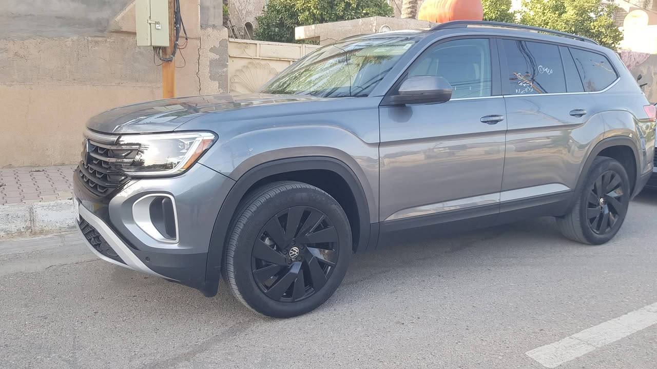 السلام عليكم
للبيع 
فوكس واكن أطلس موديل 2024
فئة SE 
ماشيه 26 M 
محرك 2000 TURBO 
269 حصان  370 نيوتن عزم دوران
لون نفطي
حادث امامي بدون دواخل 
صبغ بنيد و ربع جامرلغ سايق 
سيارة بانوراما 
لايت دوار 
تحكم ستيرن شفتات ستيرن 
شحن لاسلكي
تبريد 3قطع  
توقف ذاتي 4 وضعيات قيادة 
كشن كهرباء عدة صندوق كاملة 
تدفأة وتبريد كشنات 
سعر  240 ورقة بيهة مجال لشراي
للأستفسار اتصل *********** واتساب 
سيارة جاهزة  بدون رقم تترقم اي محافظة
