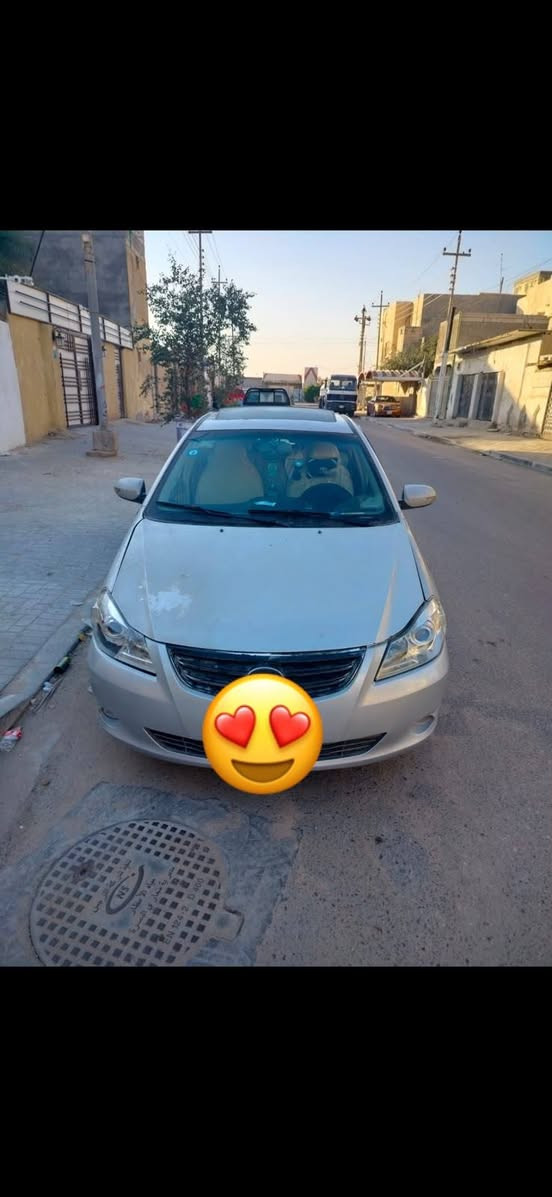 سيارة رصاصي BYD G3 2016 فول مواصفات:
بصمه
فتحة سقف
اشاير بالمري
اربع حساسات خلفية
تبريد ثلج 
كير ومكينة دوش بلادي نظيفات يخبلن خير من الله
تخم تاير 
لايتات زنون 
سنوية للـ 29 
رقم انكليزي الجديد بصرة
سيارة ما ناقصها شي الحمدلله 
عنواني البصرة 
رقمي ‏‪0777 381 4689‬‏
السيارة رايدها بـ 54 وبيها مجال بسيط حك الجية 
مو شراي لا تعبني اتصل على الرقم شريحة او واتساب موجود..
