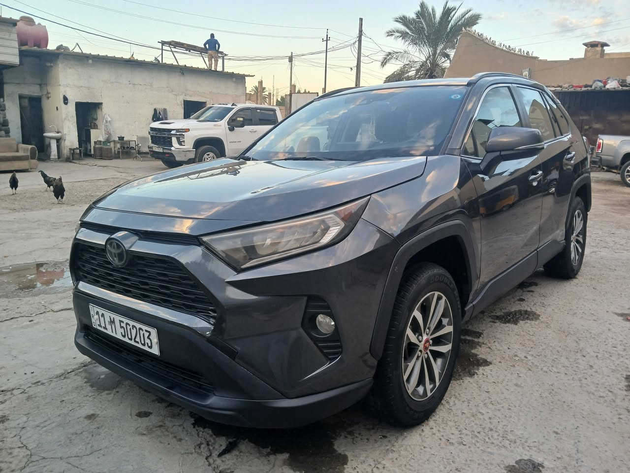 السلام عليكم
راف فور 2019 XLE  ياباني
محرك 2500 المرغوب
وارد امريكي 
رقم بغداد باسمي 
تحويل ثاني يوم 
ضرر سرقة وتخريب صور الحادث مرفقة مع الصور 
بدون ايرباك فول مواصفات 
فتحة
بصمة 
سلايت 
رادار امامي
تحديد مسار 
رادار جانبي
ثلاث انضمة قيادة (ايكو /نورمل /سبورت )
بيهه صبغ جاملغ عكس السايق والباب كلير فقط بدون لامعجون ولا دكة جاكوج 
ماشية 85 ميل
كير محرك على وضع الشركة 
مابيهه برغي نقص 
السعر 200 
وبيهه مجال للطيبين 

مكاني بغداد 
الدورة المهدية الثانية 
للاستفسار الاتصال 
***********
***********
