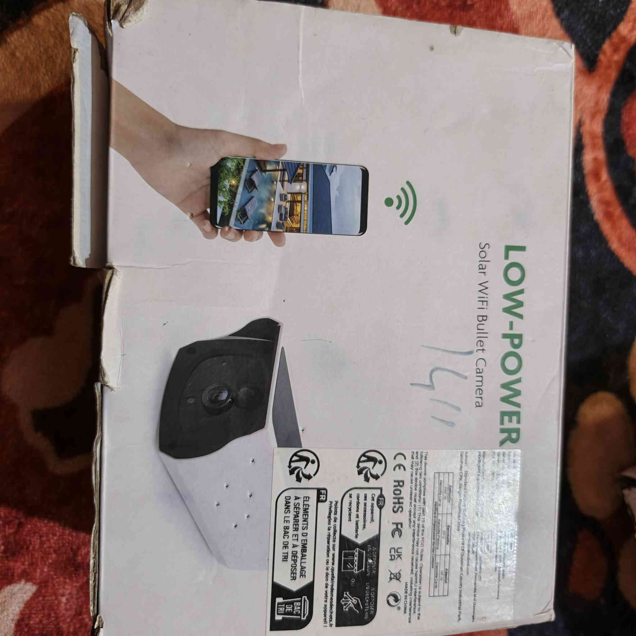 على أول تم 30مع التوصيل
هذا المنتج هو كاميرا مراقبة أمنية ذكية تعمل بالطاقة الشمسية وتتصل عبر الواي فاي (Low-Power Solar WiFi Bullet Camera). 
الطاقة: تعمل بالطاقة الشمسية وبطارية مدمجة قابلة لإعادة الشحن، مما يجعلها مثالية للأماكن التي لا تتوفر فيها كهرباء أو أسلاك.
الاتصال: تتصل لاسلكياً عبر شبكة الواي فاي للوصول عن بُعد.
الاستخدام: مصممة للاستخدام الخارجي ومقاومة للعوامل الجوية.
المميزات: توفر استهلاك الطاقة، وسهلة التركيب، وتمتلك قدرات مراقبة فعالة


**إذا كنت صاحب هذا الإعلان وتريد حذفه لأي سبب، رجاءا أرسل رسالة إلى الدعم الفني**