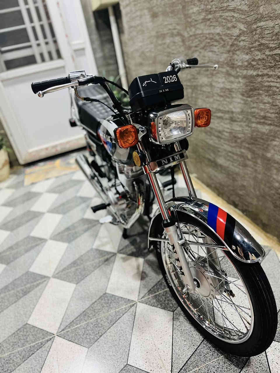 السلام عليكم نامة متياز موديل ٢٦ للبيع مكفوله كفاله عامه بعدها اخت لزيرو تويتها ماشيه 2000 اوراق كامله تلاث احرف مكينتها خير من الله شعله وبطناش لعنووان ديالى الخالص حي لعصري نضافتها مثل مابصوره وانضف ولساتها ع وضع لشركه لدراجه حلوه مرتبه سعرها ٨٠٠ وبيها مجال شي بسيط ورجااا لموشراي لايتصل ولايراسل ولا يدخل ولرزق ع الله للستفسار اكثر الاتصال ع لرقم #***********
