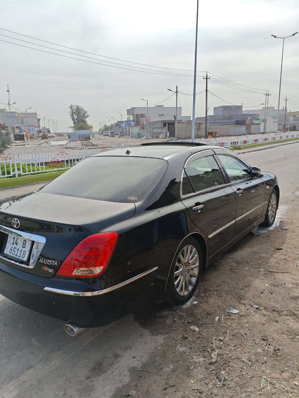 للبيع تيوتا كرون ماجستا V8
5 دكم وفتحة فول 2007 
جوبلس تصعيد وتنزيل 
محرك 8 سلندر اقتصادي وضعيات قيادة سبورت 
كير 6 نمر 
سيارة كرستال بصمة رصاصي 
بردة خلفية كهربائية اوتو 
كشنات كهرباء 
ستيرن كهرباء تحكم ستيرن مع كروز سرعة 
كامرة خلفية دوارة 
سيدي خزن ميموري 
تركشن مانع انزلاق 
وبعد بيها اهواي مواصفات السيارة فول عدا الجلد 
فتحة سلايت روف 
رقم بصرة دولي الجديد سيارة جاهزة بسمي تحويل ثاني يوم 
لون اسود 
اي استفسار خاص وتساب اتصال 
***********
هادي المنصوري بصرة قضاء الفاو
