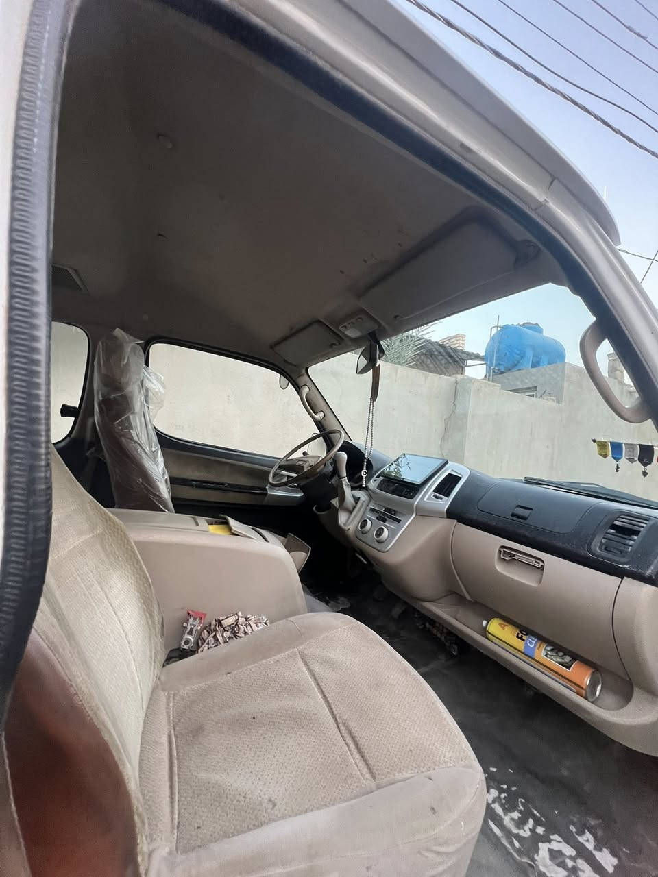 جنبي   H1.   2014 حره
رقم بغداد
محرك تيوتة كروسيدة 4y
تخم تاير  شاشة سيباية 
صبغ جنطة وهلالات تعمير حادث جنطة دعجة بسيط بدون دواخل 
مكان السيارة ابو غريب
سيارة كبل للشغل  خير من الله 
مكلف بالنشر 
***********
السعر ٧٩  ماكو بهيج سعر بالعافية على الياخذهة
