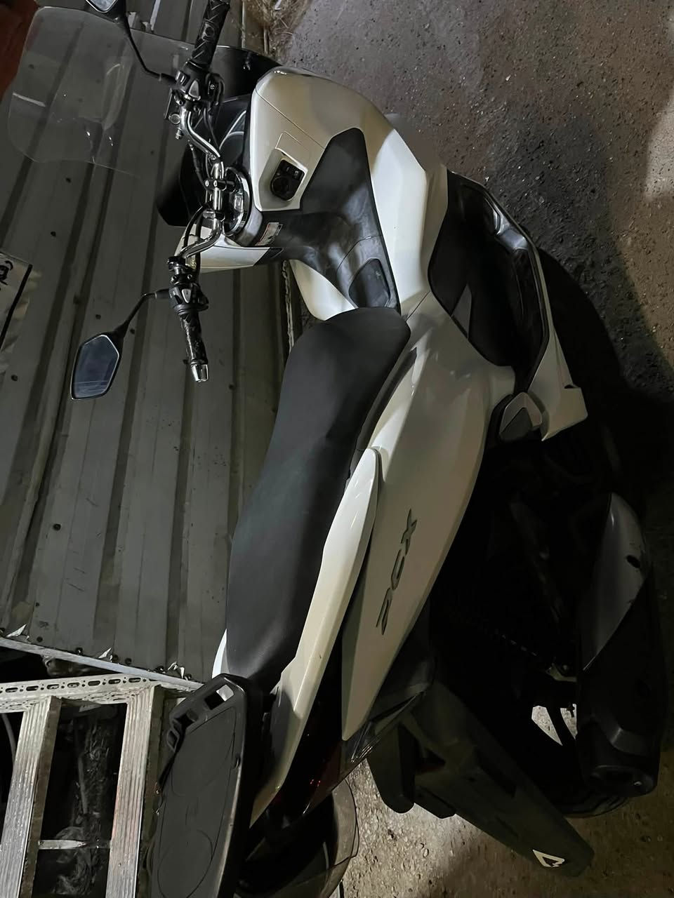Pcx جيل الثالث ياباني مكفولة كفرات ومحرك للبيع او مراوس وي جيل رابع ياباني وانطي فرق
بغداد / حي اور 
***********
