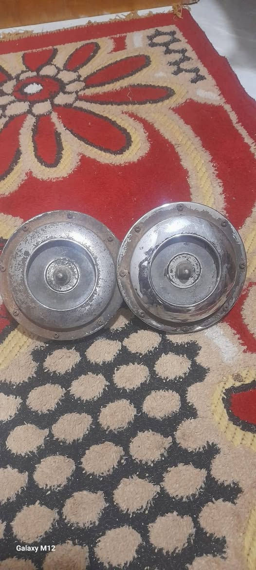 اسلام عليكم وهورنات بوش قديمات شغالات بس يحتاجلهن تقسيم للبيع السعر 150 اثنينهن مكاني البصره القبله رقمي ***********
