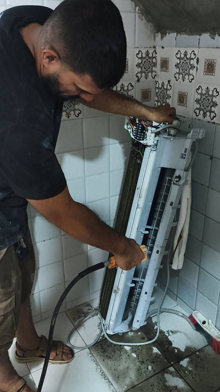 مستعدون للفتح 🛠️و لتنصيب❄️ وصيانه وغسل🌊 السبالت والمكيفات وشحن الغاز تصلح غسالات وثلجات  واي شي يخص الجهازه الكهرباء    بس خابر ونوصلك وين متريد بل نجف *********** اشتري جميع السبالت والمكيفات العاطله فقط  في النجف
