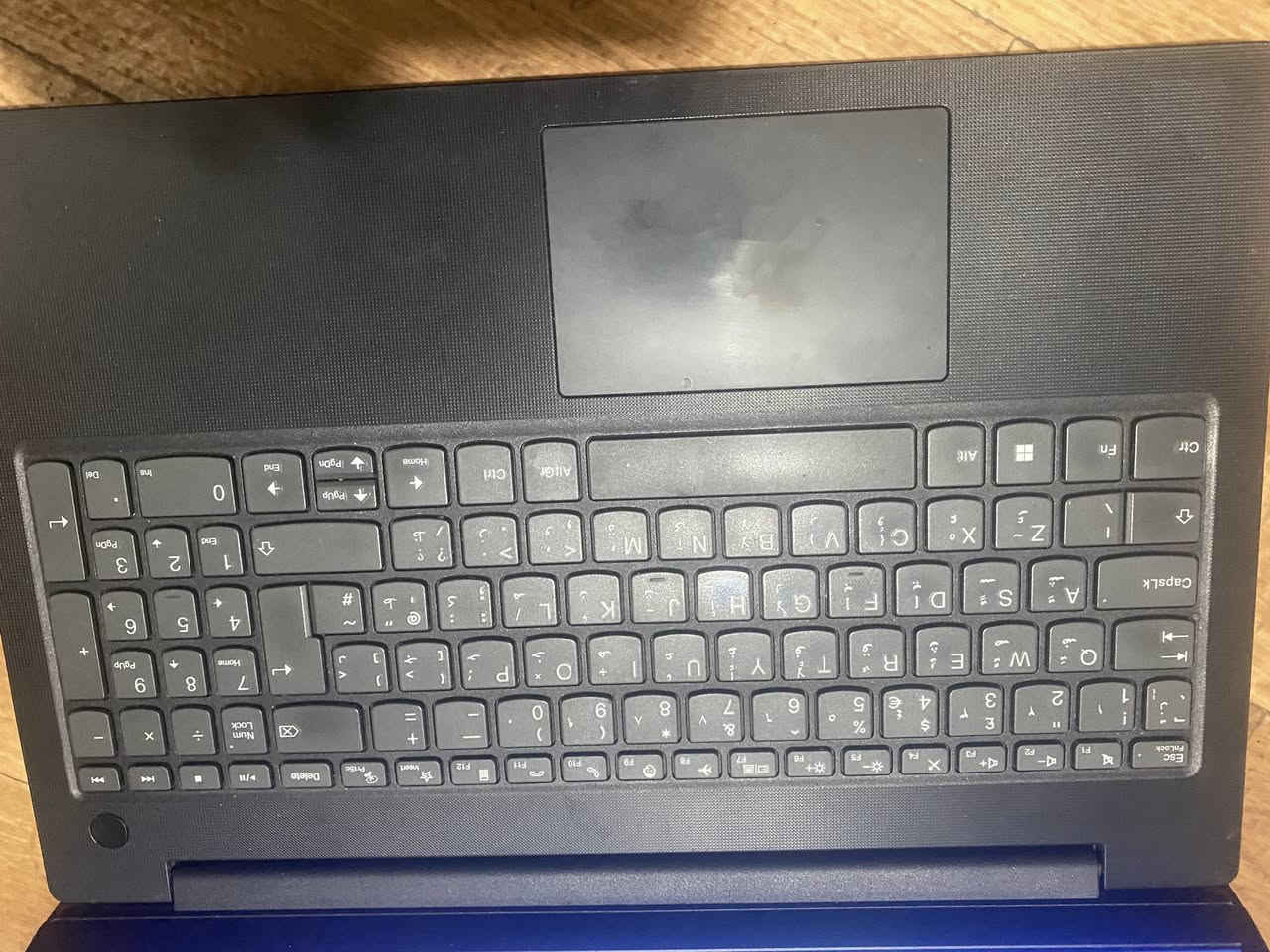 لابتوب لينوفو معالج جيل 13 laptop lenovo 83A1 ملاحضة رامات اللابتوب 12
لابتوب Lenovo للبيع – مواصفات حديثة وسعر مناسب 

- الموديل: Lenovo 83A1  
- المعالج: Intel Core i3 الجيل 13 (i3-1315U)  
- الرام: 12GB  
- النظام: Windows 11 Pro  
- DirectX 12  

 الجهاز سريع ومناسب للاستخدام اليومي:
- دراسة وبرامج أوفيس  
- تصفح وإنترنت  
- مشاهدة وأعمال خفيفة  
- يشغل بعض الألعاب الخفيفة  

 الحالة:
- الجهاز نظيف ويشتغل بدون مشاكل  
- استخدام شخصي  

 السعر: (450 الف)

 المكان: (بغداد)  
 للتواصل: (*********** واتساب فقط)

 فرصة حلوة للي يريد جهاز حديث بسعر مناسب
