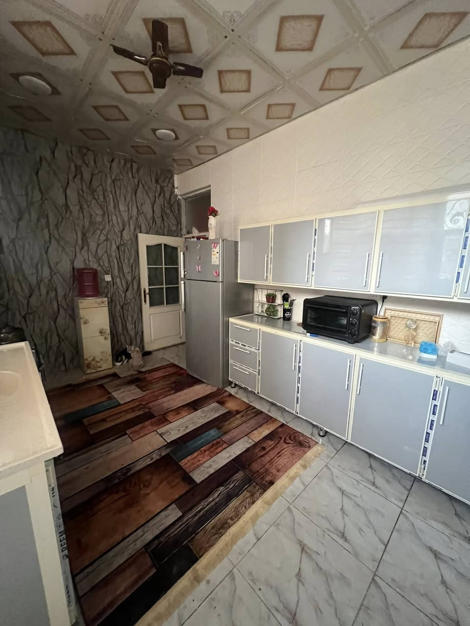 سلام عليكم الدار للبيع طابو صرف
🌏مساحته١٢٠ متر  بناء حديث قاطيين قريب ع شارع 

↙️ الموقع كاطون الرحمه منطقه الخمس تالاف خلف   صيدلية الأقصى قرب افران السلام 

🏠تفاصيل البيت الطابق الأول غرفه نوم استقبال مطبخ صاله درج صحيات الطابق الثاني 3 غرف نوم وصحيات 

☎للاستفسار اتصل سعر ١١٥ بي مجال قليل ✨🤍

📞

وتساب 📞***********
